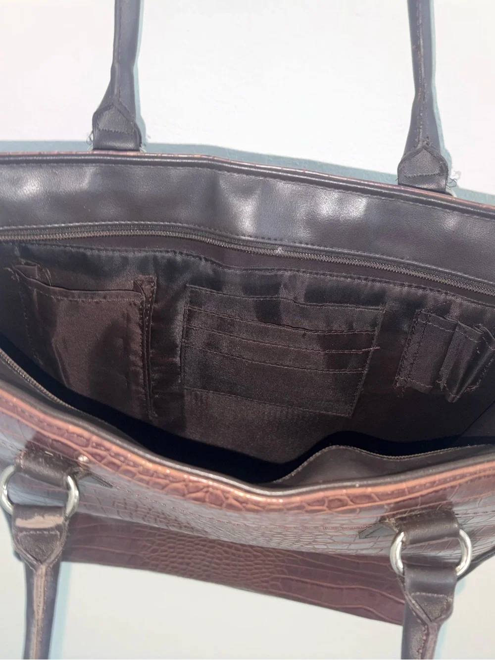 Targus Brown Laptop Handbag Tote Faux Alligator Embossed Women’s Travel Bag
